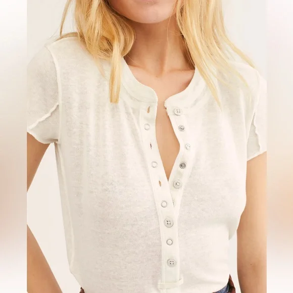 FREE PEOPLE WE THE FREE Women’s Kia Button Front Henley Ivory Large‎ NWT - Picture 2 of 8